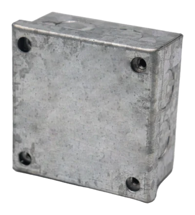 75 x 75 x 37.5mm (3 x 3 x 1.5″) Adaptable Box: Knockouts