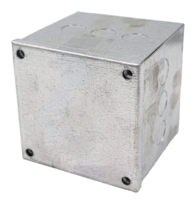 100 x 100 x 100mm (4 x 4 x 4″) Adaptable Box: Knockouts