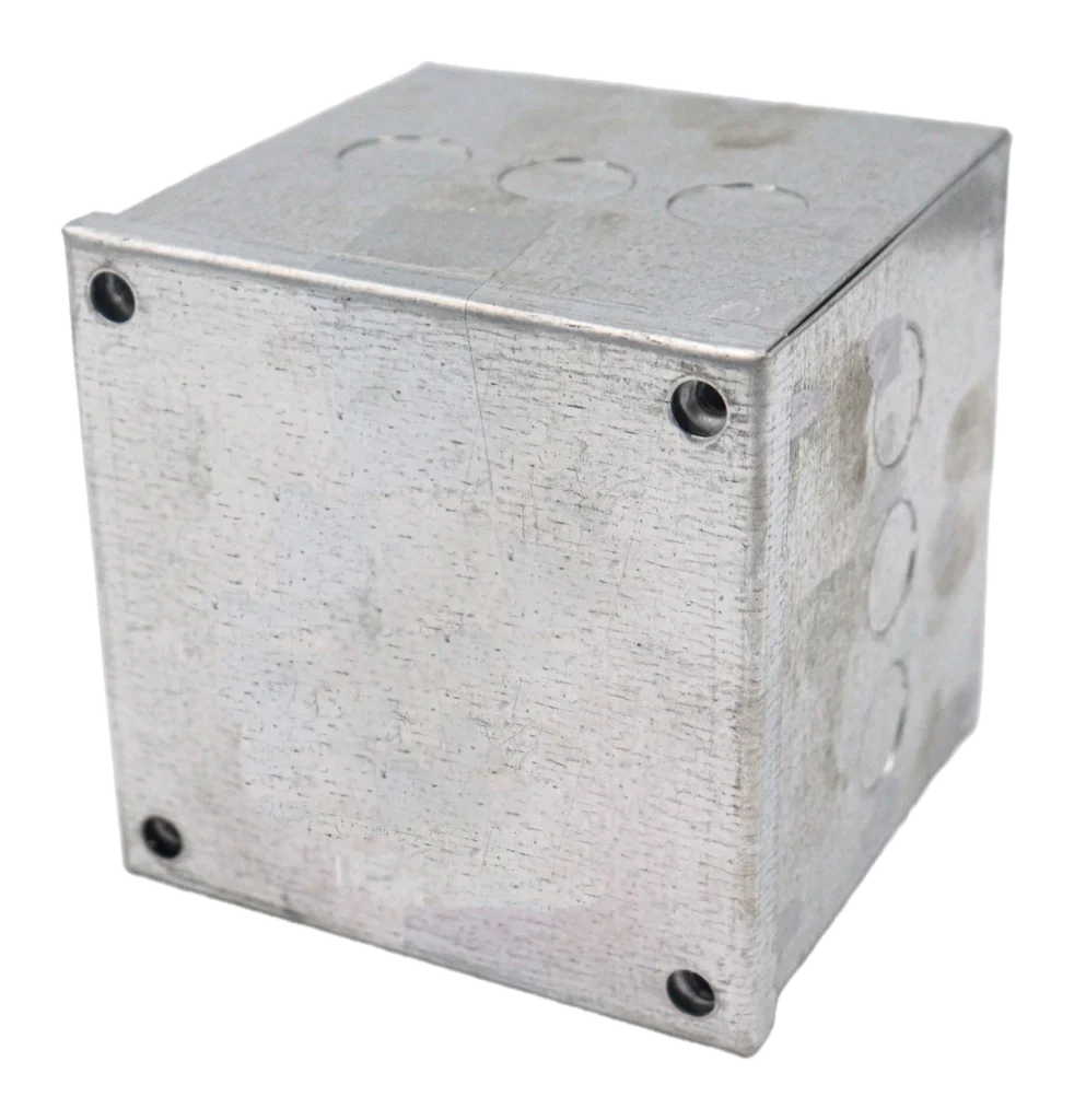 100 x 100 x 100mm (4 x 4 x 4″) Adaptable Box: Knockouts