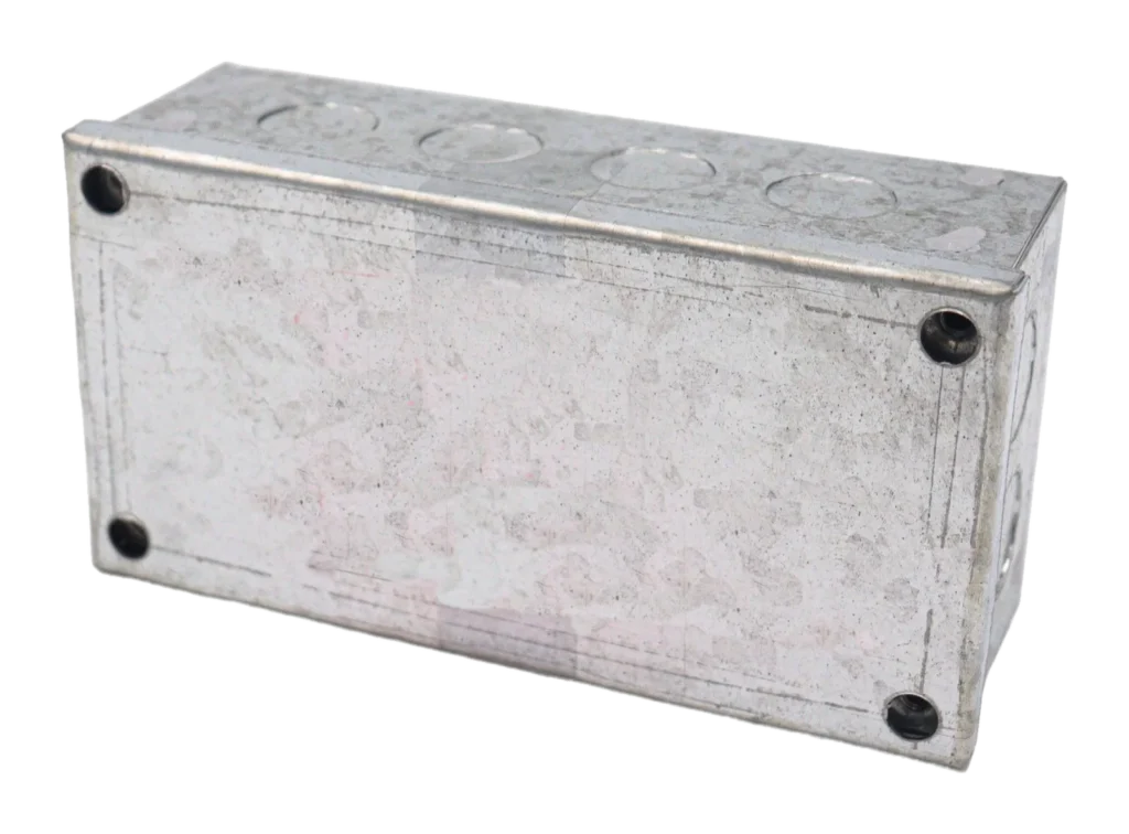150 x 75 x 50mm (6 x 3 x 2″) Adaptable Box: Knockouts