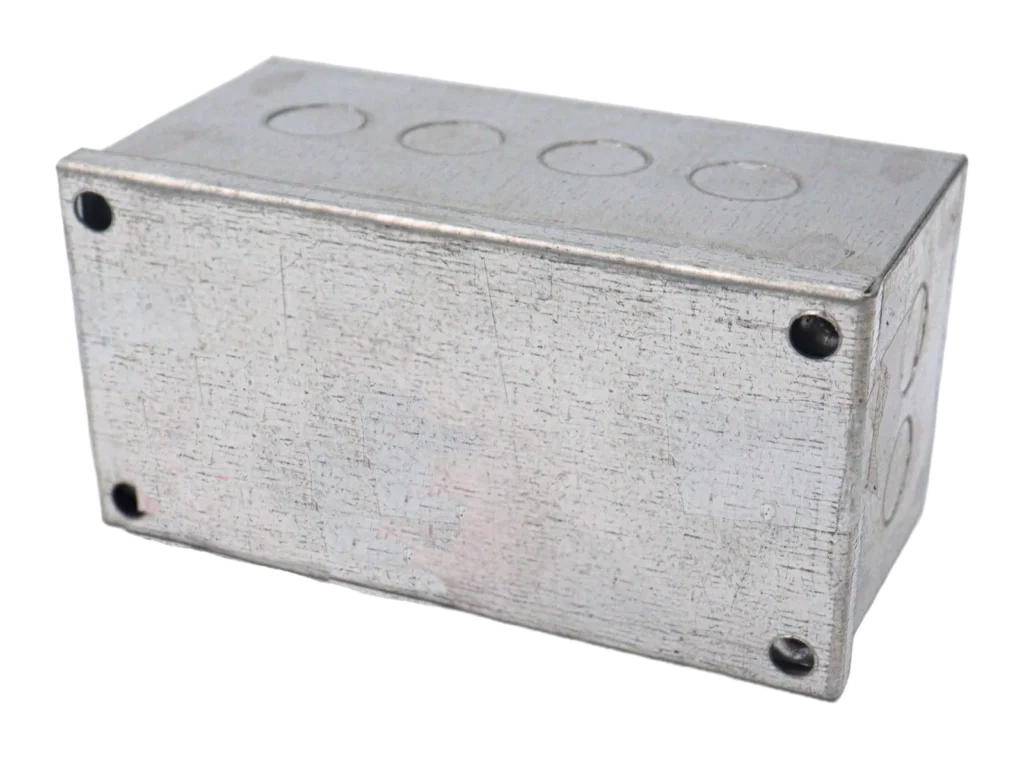 150 x 75 x 75mm (6 x 3 x 3″) Adaptable Box: Knockouts