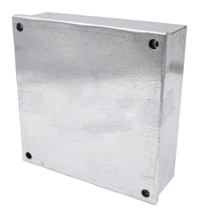 150 x 150 x 50mm (6 x 6 x 2″) Adaptable Box: Plain