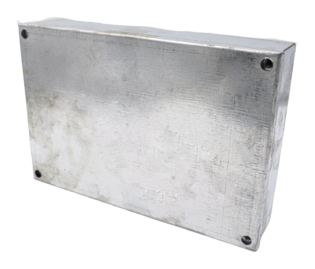 225 x 150 x 50mm (9 x 6 x 2″) Adaptable Box: Plain