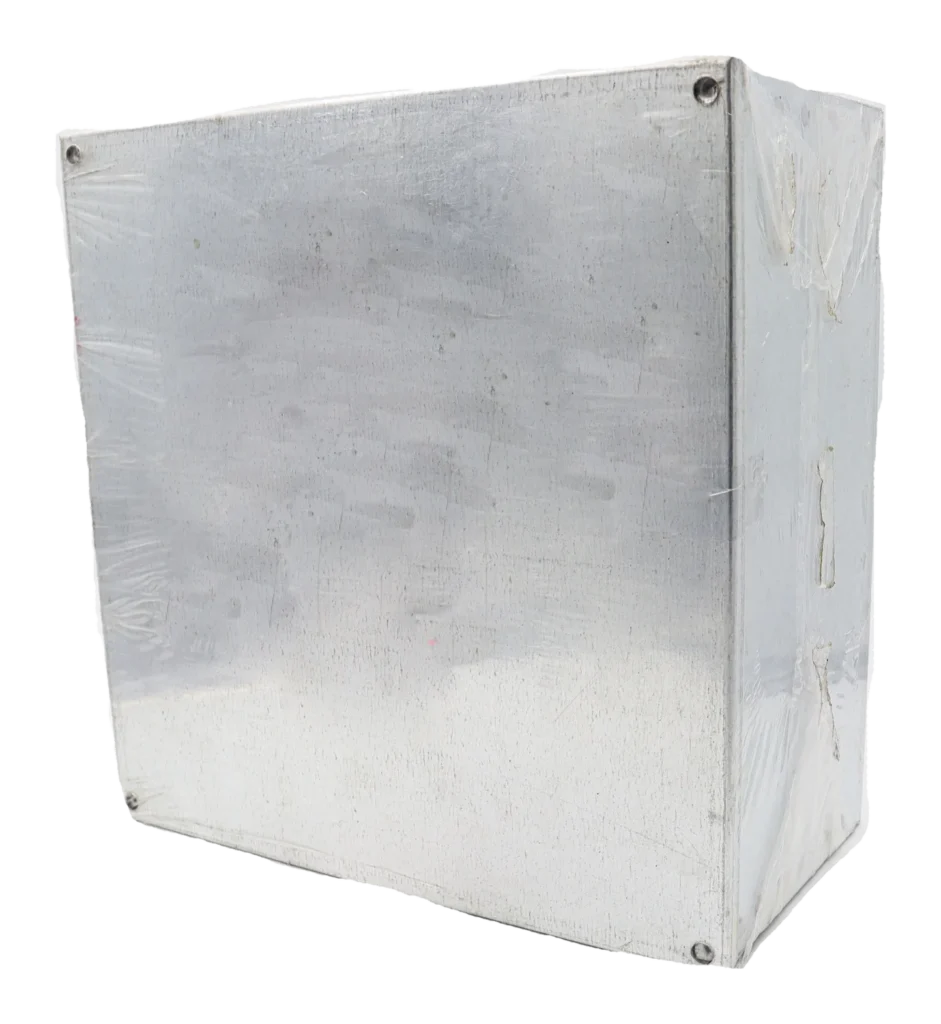 300 x 300 x 150mm (12 x 12 x 6″) Adaptable Box: Plain